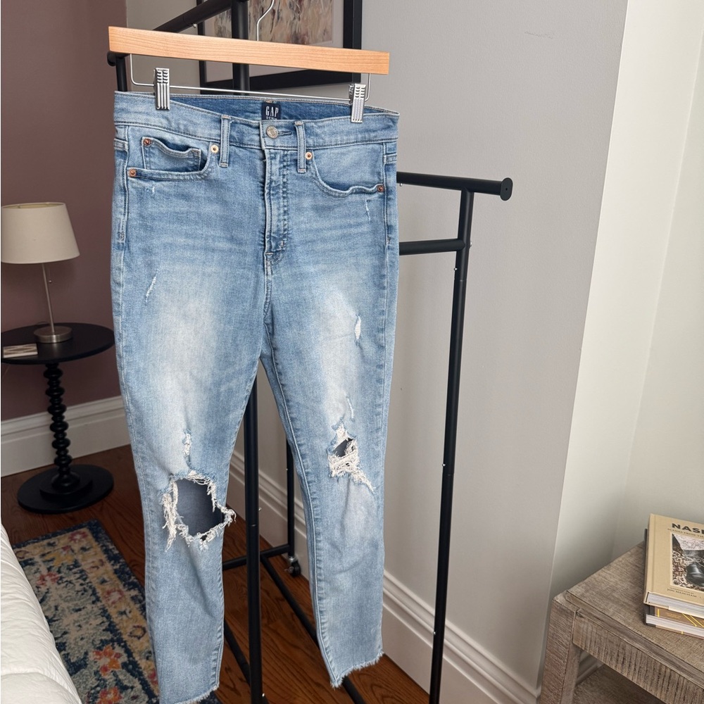 GAP Light Wash True Skinny Distressed Women’s Jeans